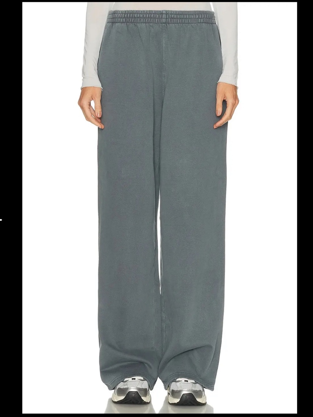 SKIMS Boyfriend Fleece Baggy Sweatpant Size M in the color Zircoin